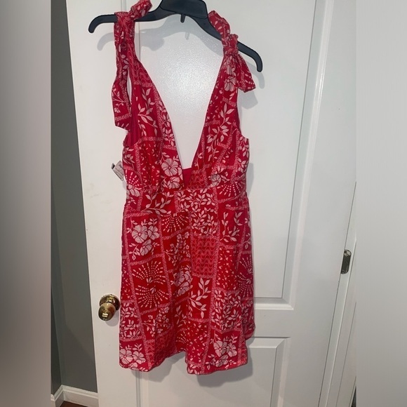 HOUSE OF HARLOW 1960 X REVOLVE Red & White Floral Dress M - Picture 4 of 6